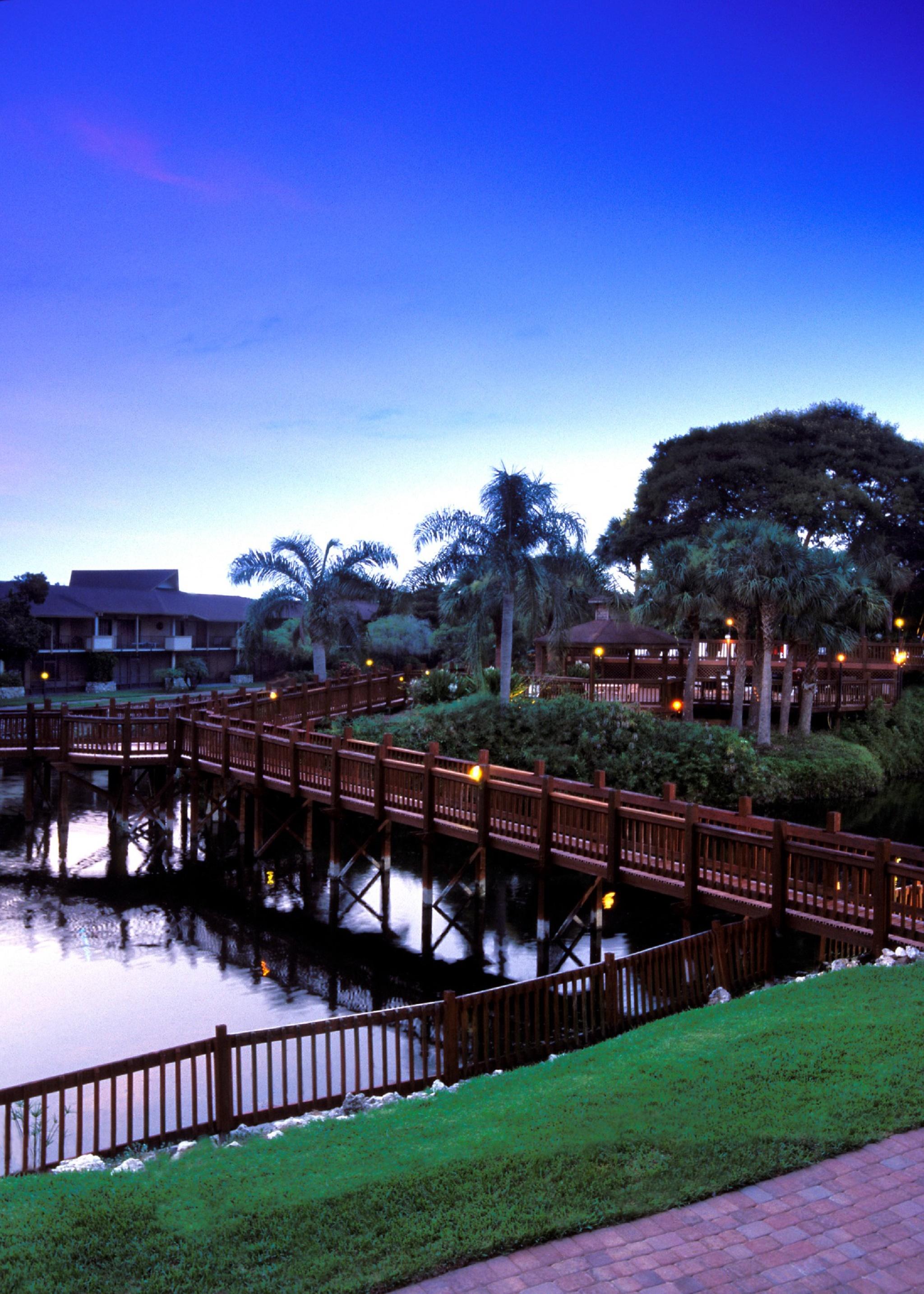 Park Shore Resort By Mike Z Rentals (Adults Only) North North Naples Exteriér fotografie