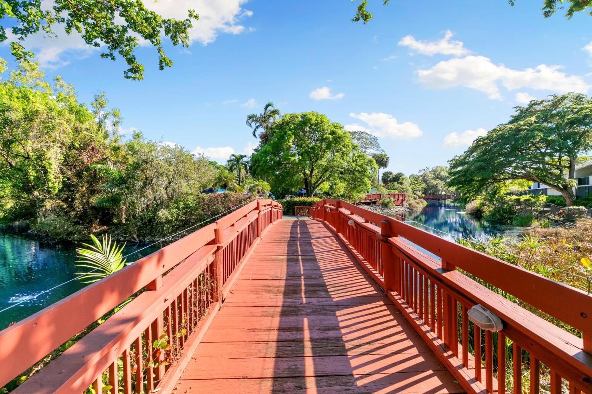 Park Shore Resort By Mike Z Rentals (Adults Only) North North Naples Exteriér fotografie